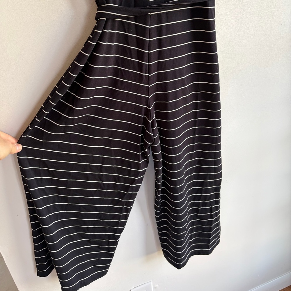 Old Navy Striped Knit Wide Leg Jumpsuit Size M - Picture 5 of 7